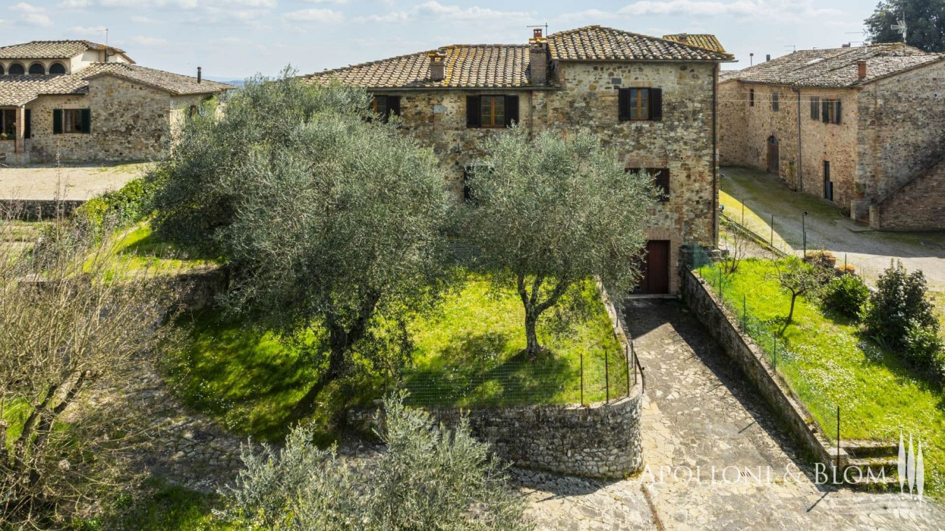 Historic Country house with cottage and garage, Siena – Tuscany