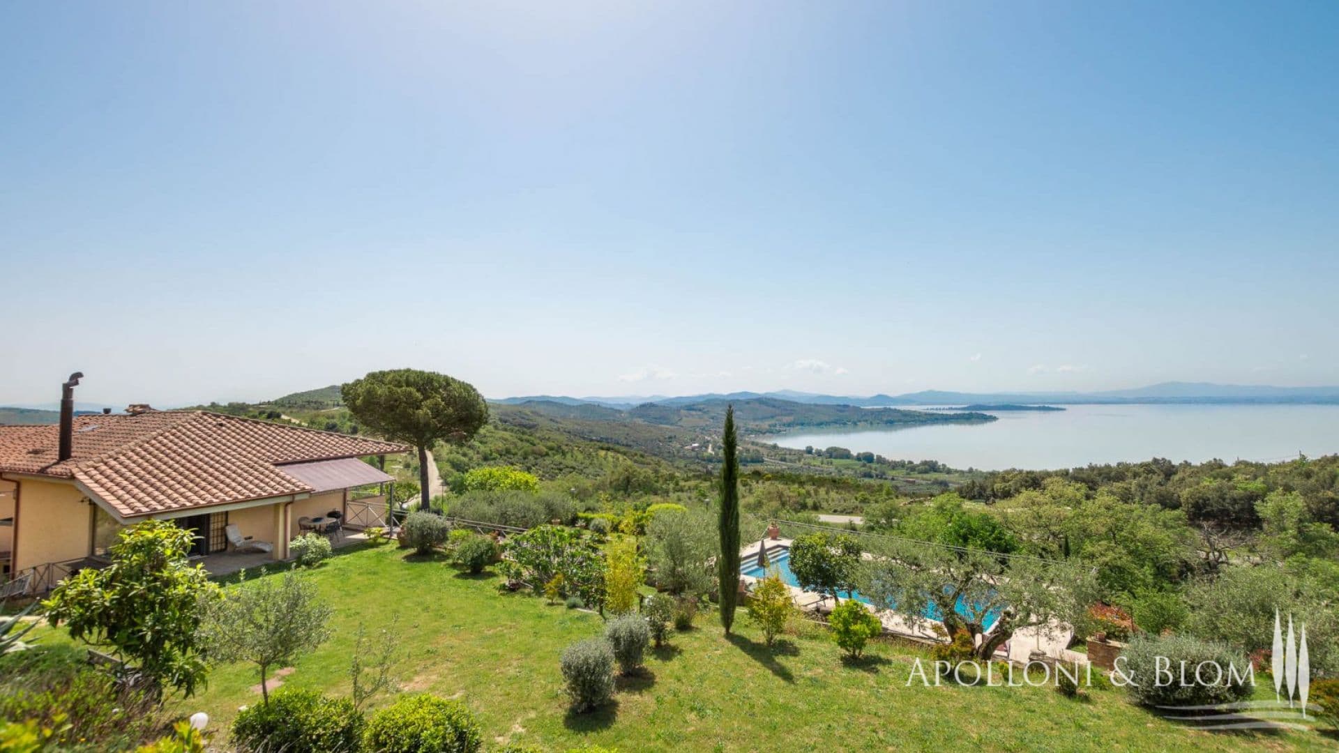 Hill-top Lake View Villa with infinity pool, Passignano sul Trasimeno