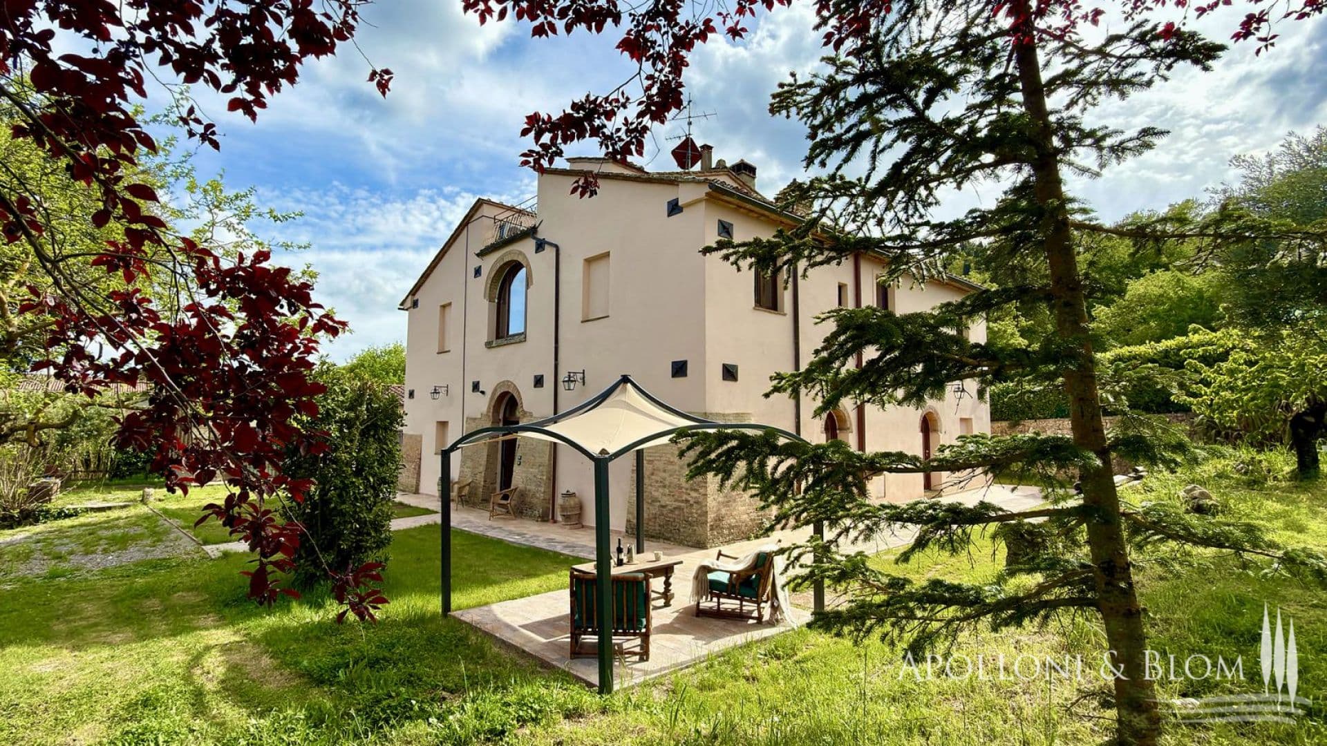 Historic villa with land and garden, Sarteano, Siena – Tuscany